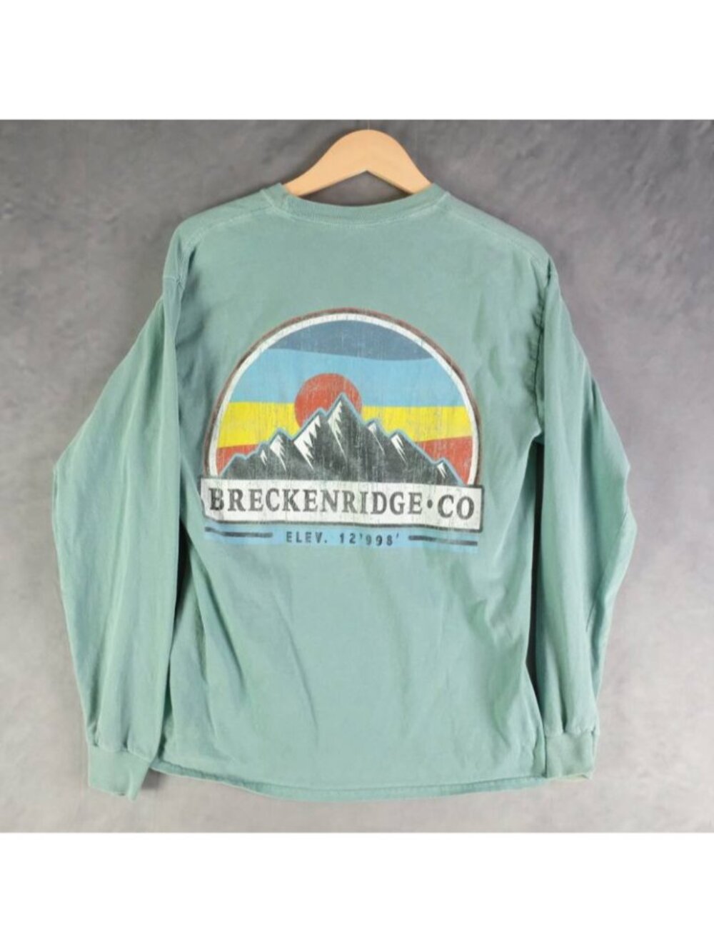 T Shirt Mens Small Sage Green Blue Graphic Long Sleeve Breckenridge Colorado